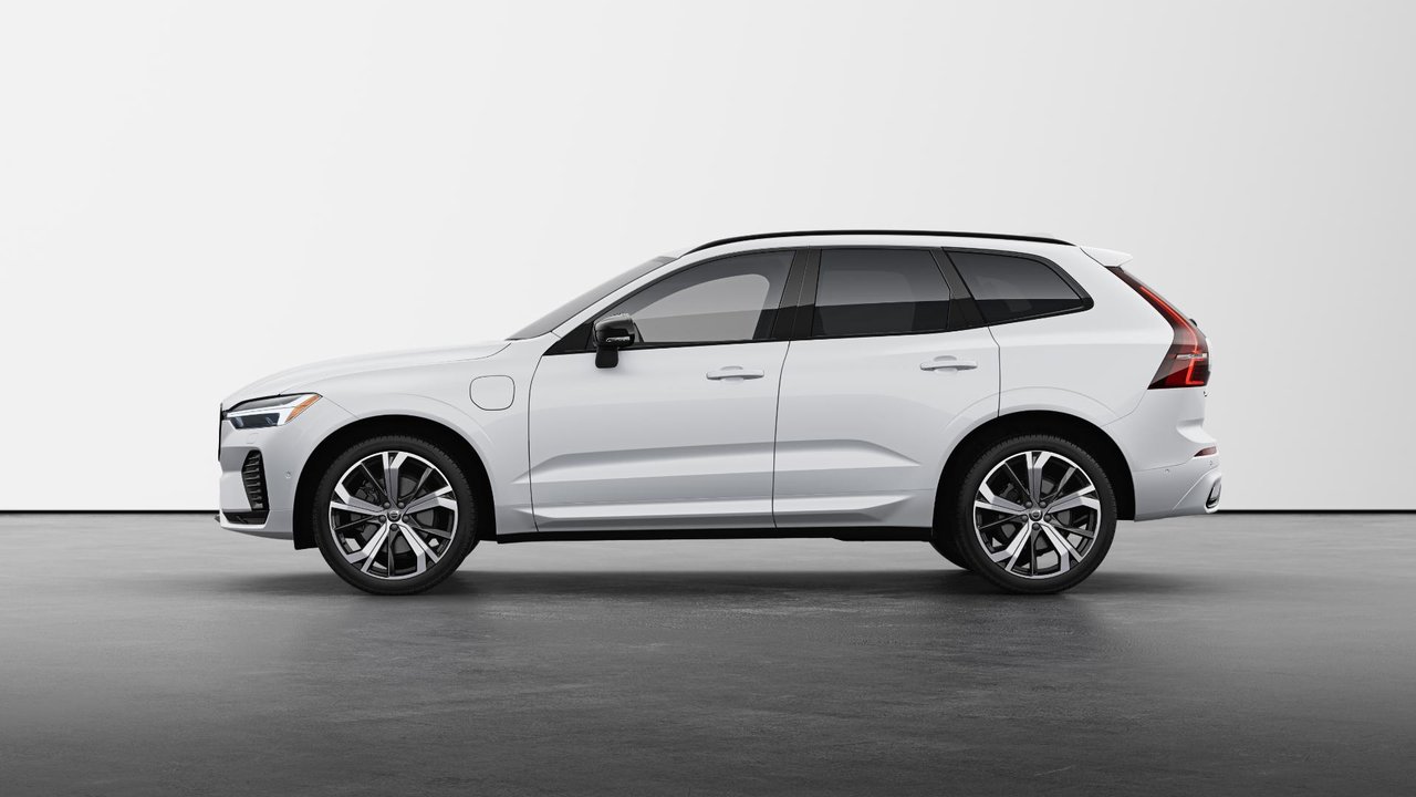 2025 Volvo XC60 Plug-In Hybrid - Image 6