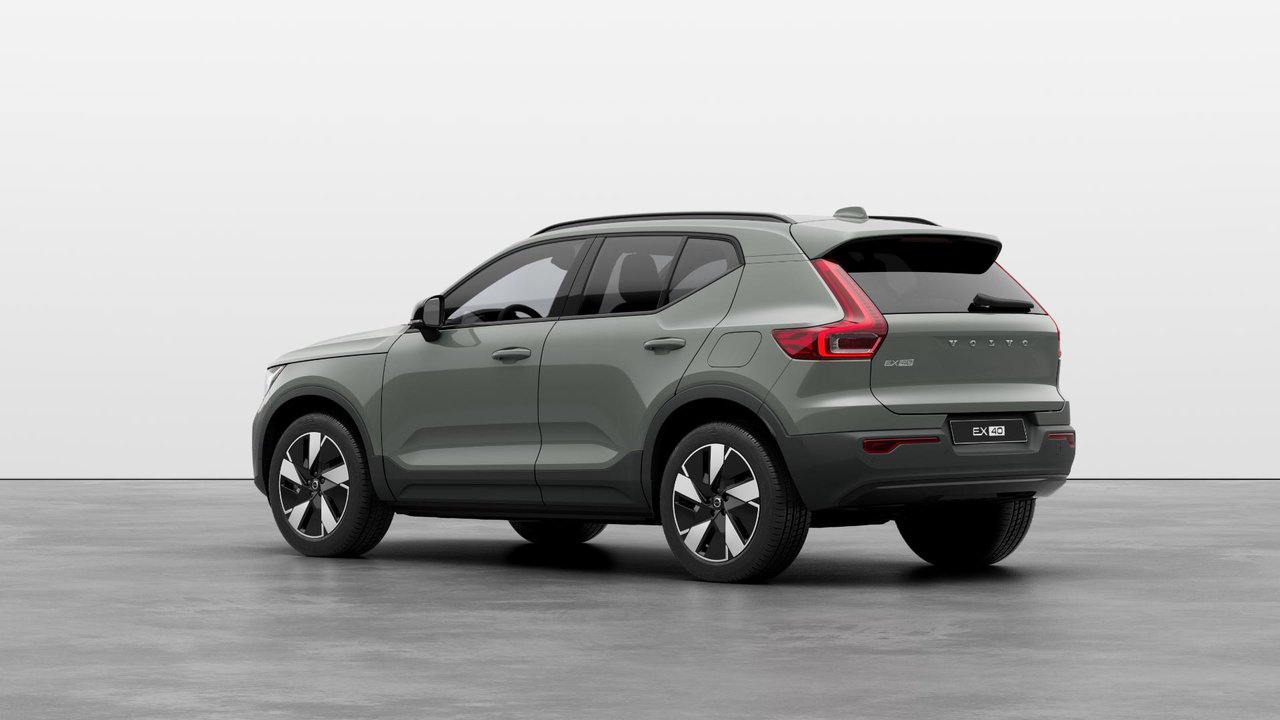 2025 Volvo EX40 - Image 2