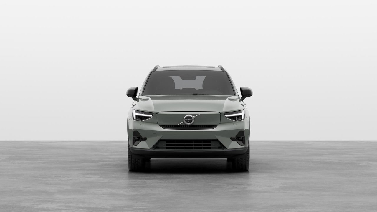 2025 Volvo EX40 - Image 3