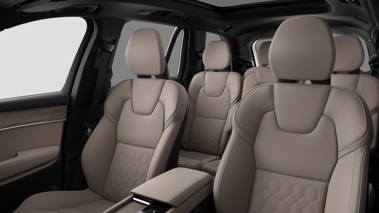 2026 Volvo XC90 Plug-In Hybrid - Image 12