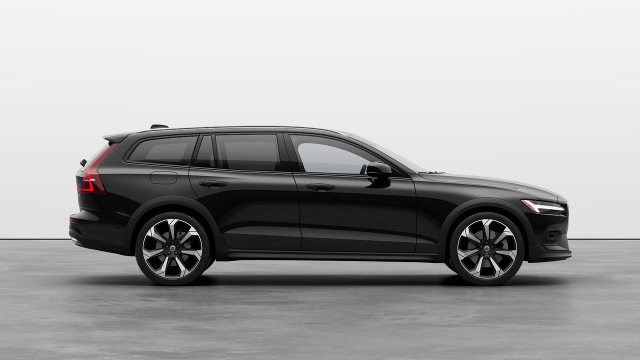 2026 Volvo V60 Cross Country - Image 5