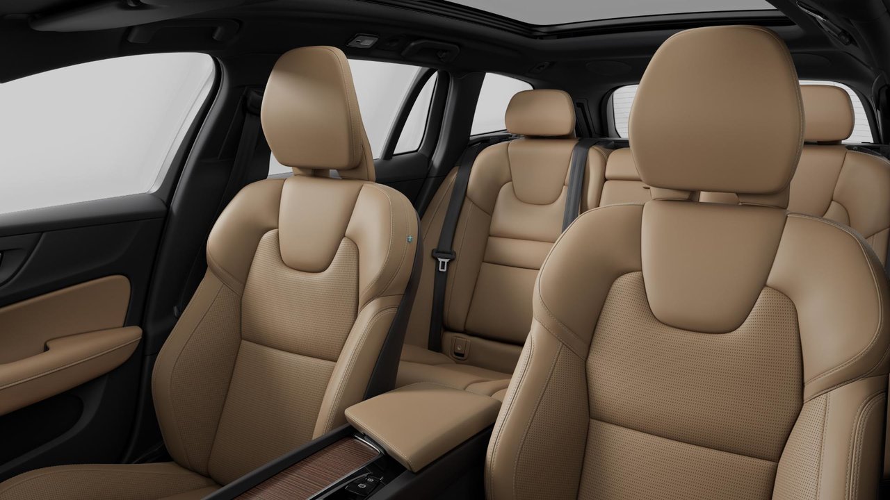 2026 Volvo V60 Cross Country - Image 10