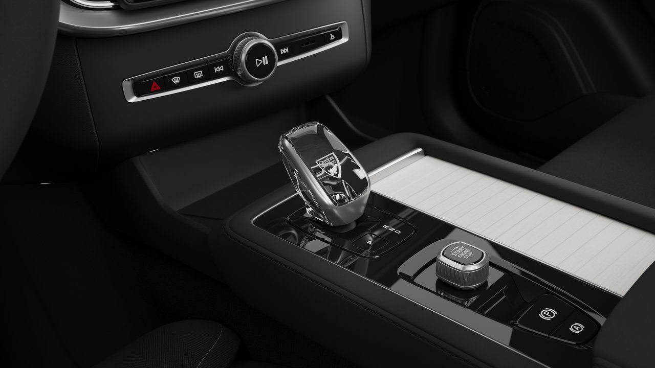 2026 Volvo XC90 Plug-In Hybrid - Image 11