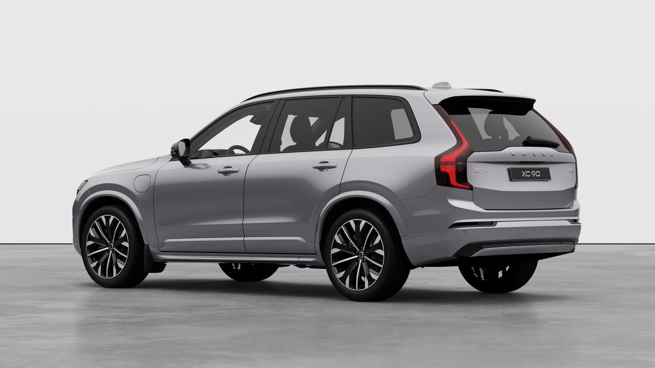 2026 Volvo XC90 Plug-In Hybrid - Image 2