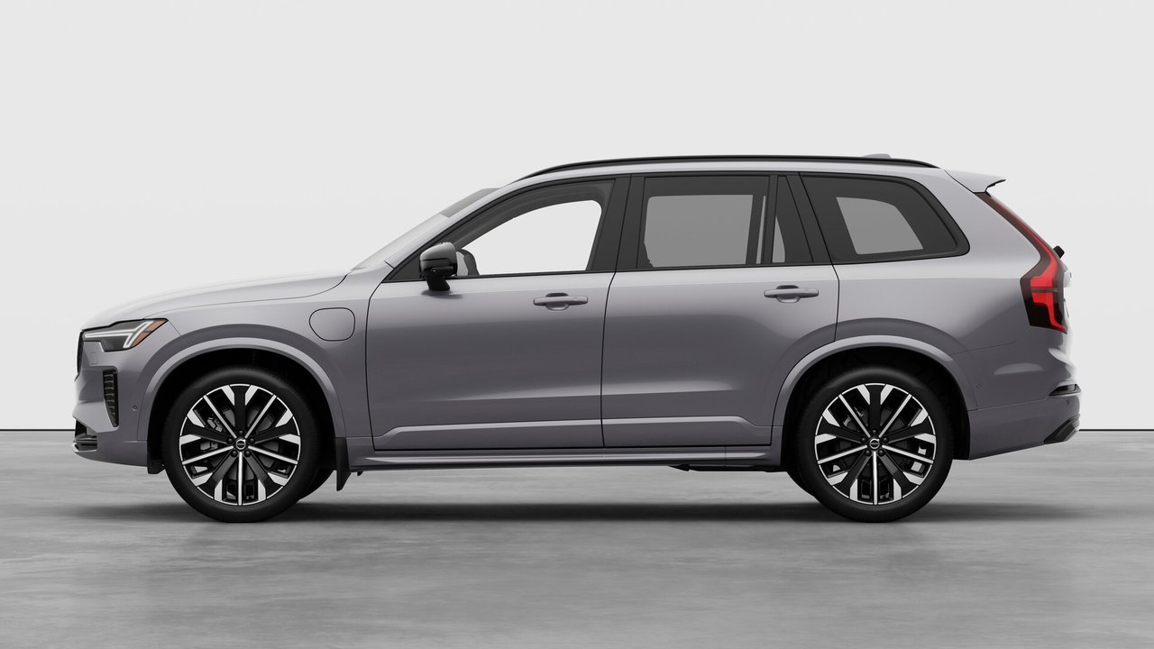 2026 Volvo XC90 Plug-In Hybrid - Image 8
