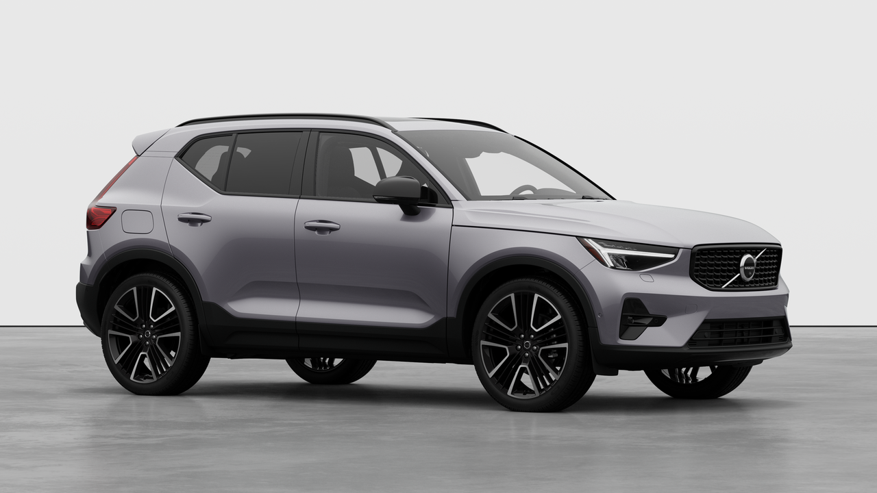 2026 Volvo XC40 - Image 3
