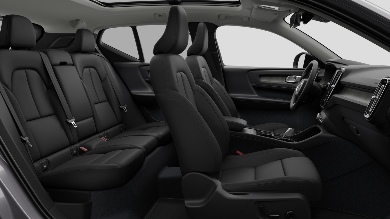2026 Volvo XC40 - Image 13