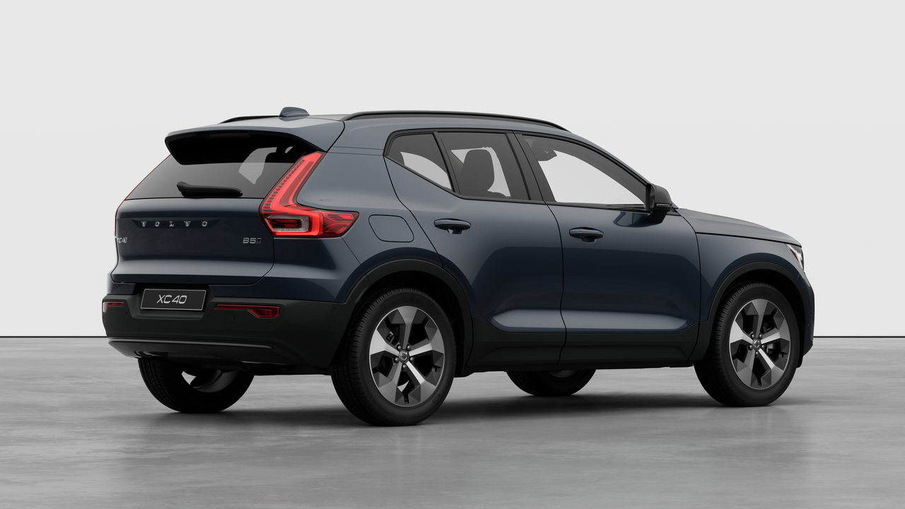 2026 Volvo XC40 - Image 4