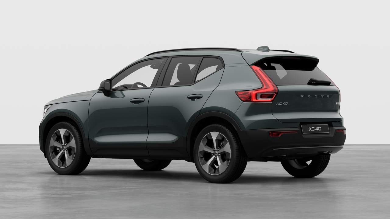 2026 Volvo XC40 - Image 2