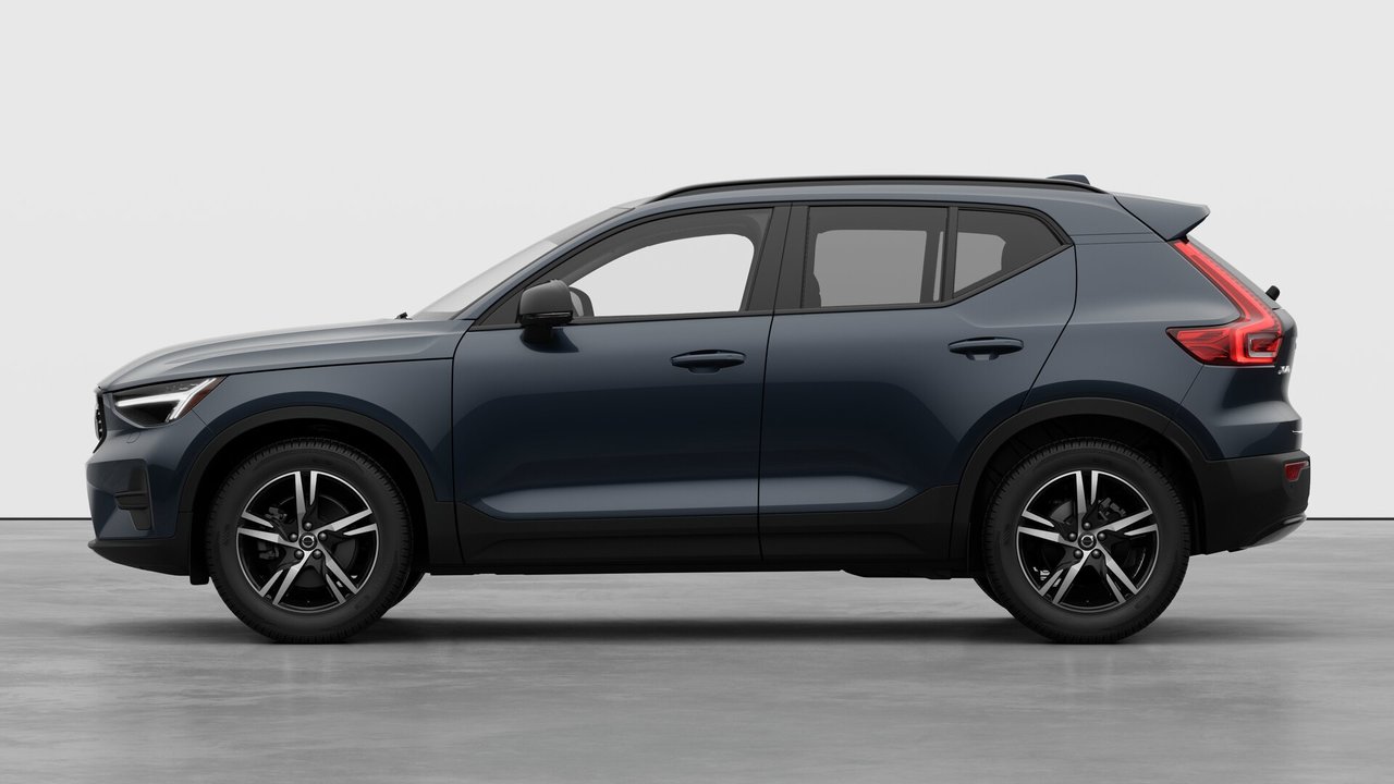 2026 Volvo XC40 - Image 8