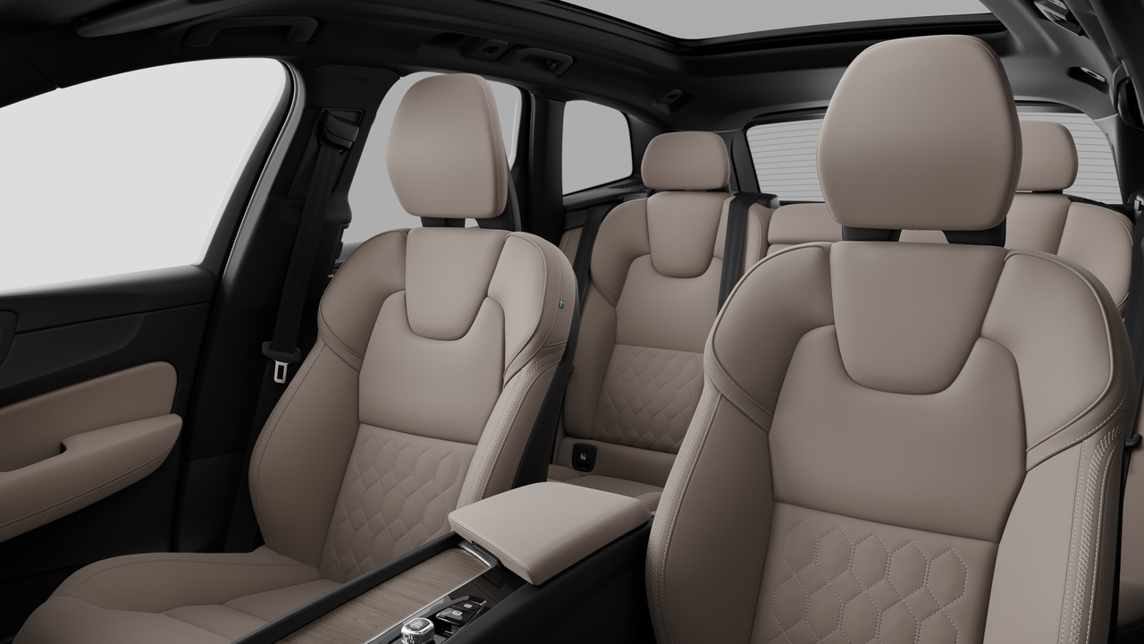 2026 Volvo XC60 - Image 12