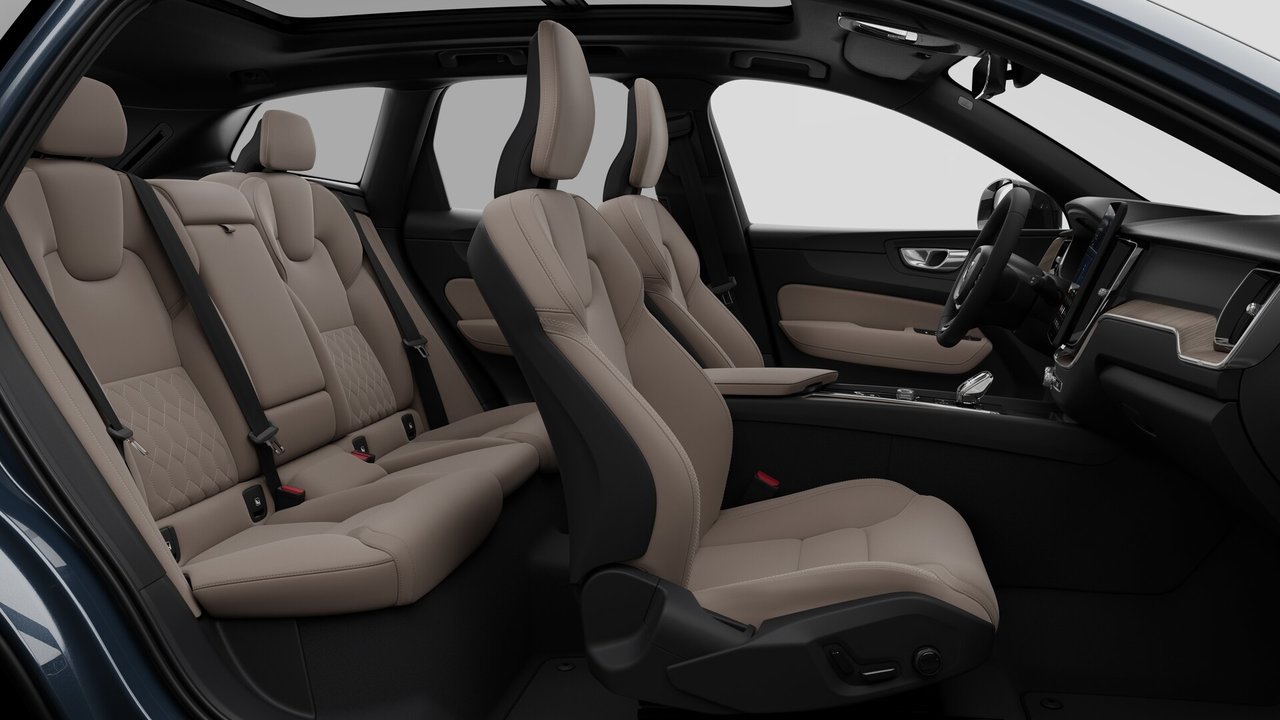 2026 Volvo XC60 - Image 13