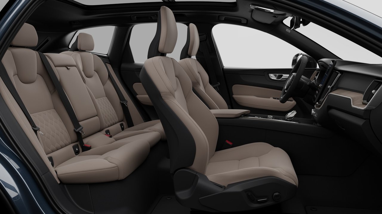 2026 Volvo XC60 - Image 13