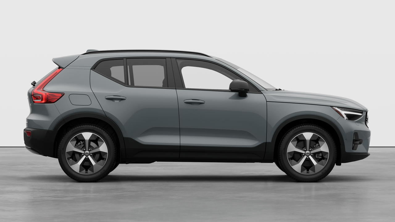 2026 Volvo XC40 - Image 7
