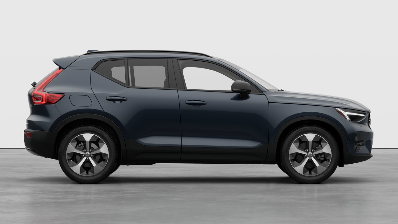 2026 Volvo XC40 - Image 7