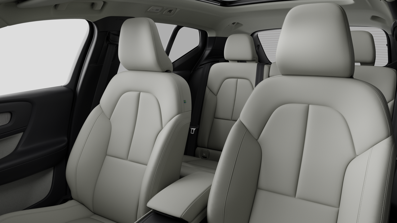 2026 Volvo XC40 - Image 12