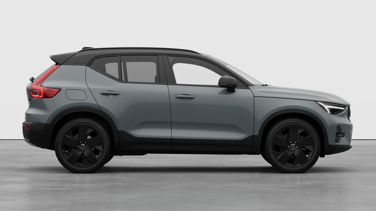 2026 Volvo XC40 - Image 7