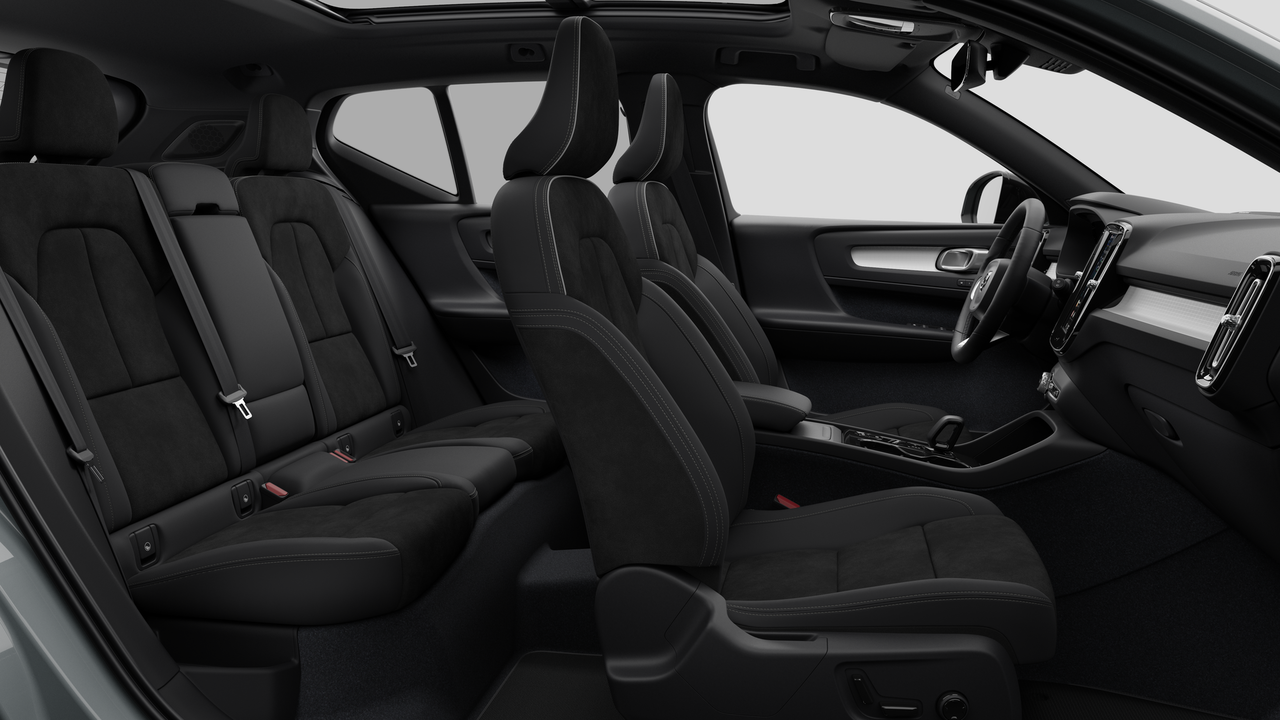 2026 Volvo XC40 - Image 13