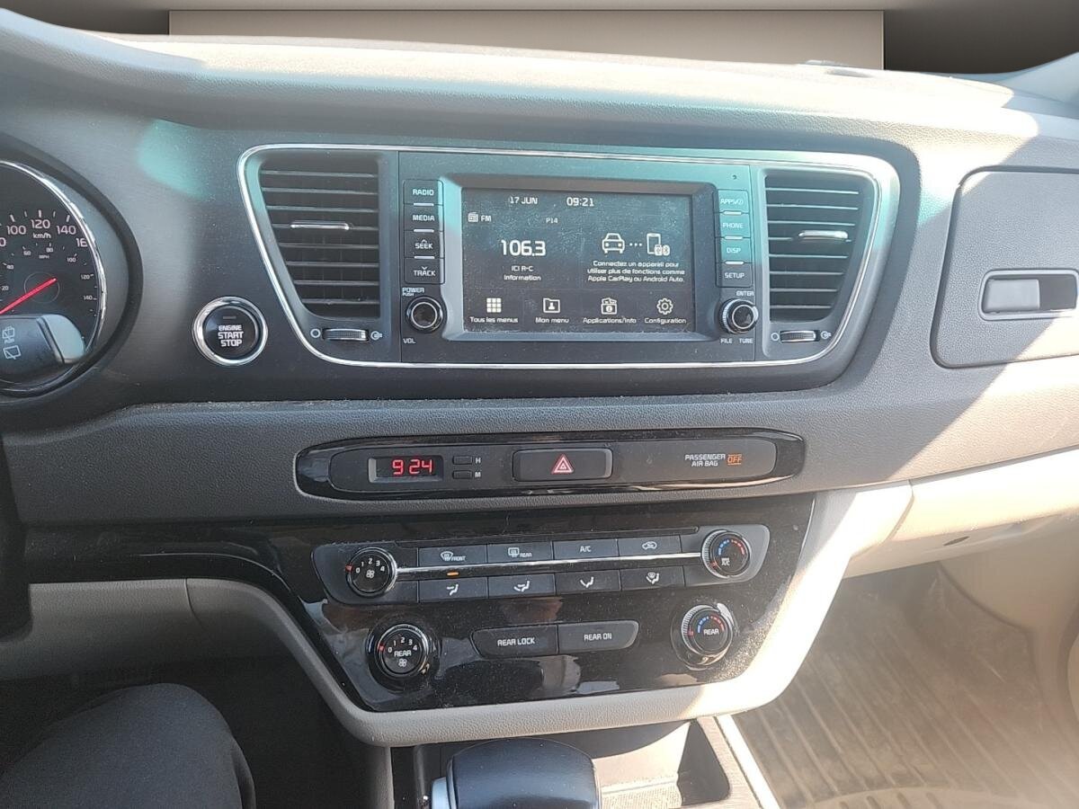 2018 Kia Sedona - Image 13