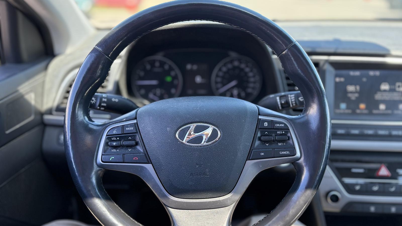 2018 Hyundai Elantra - Image 8