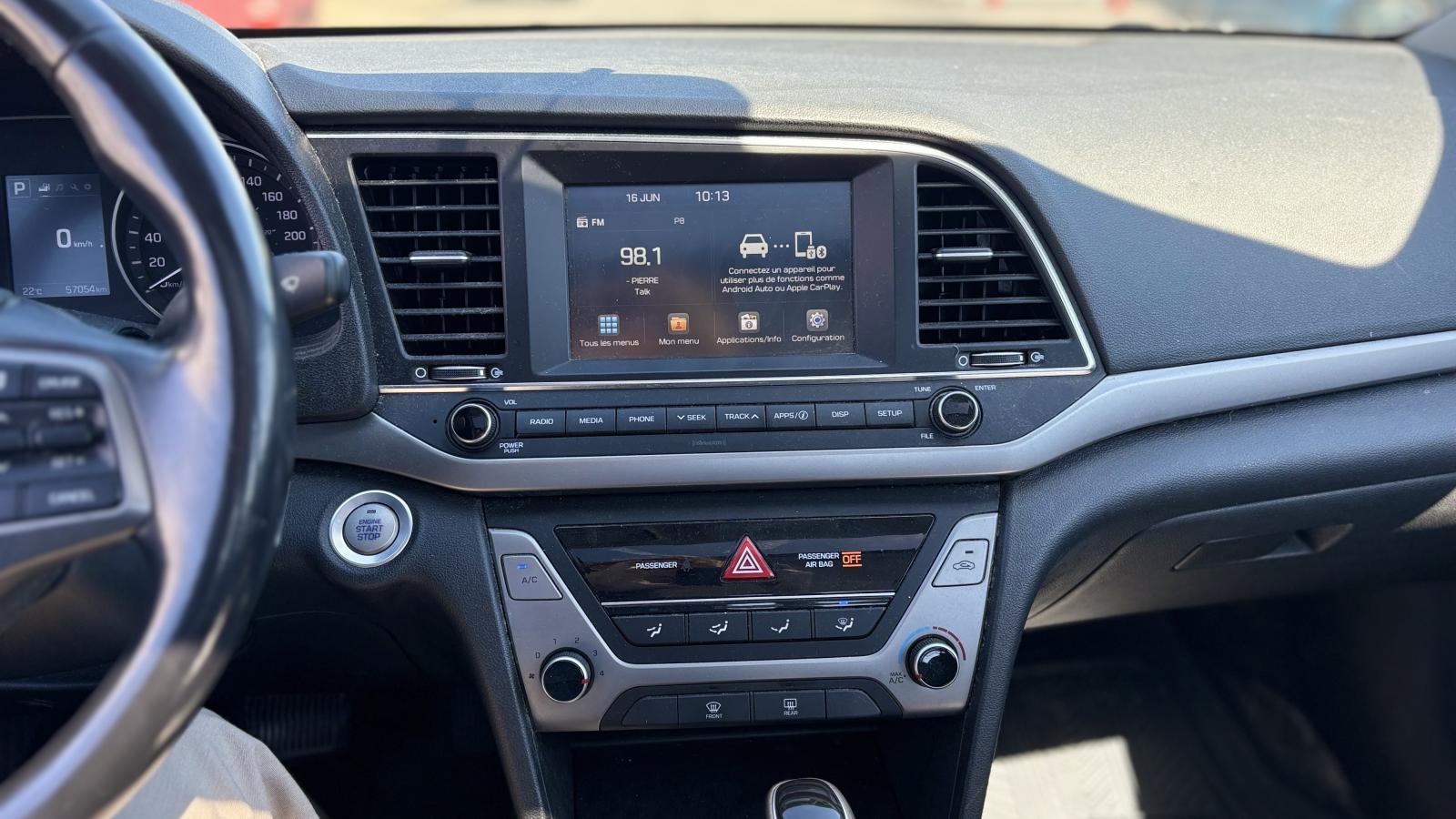 2018 Hyundai Elantra - Image 17
