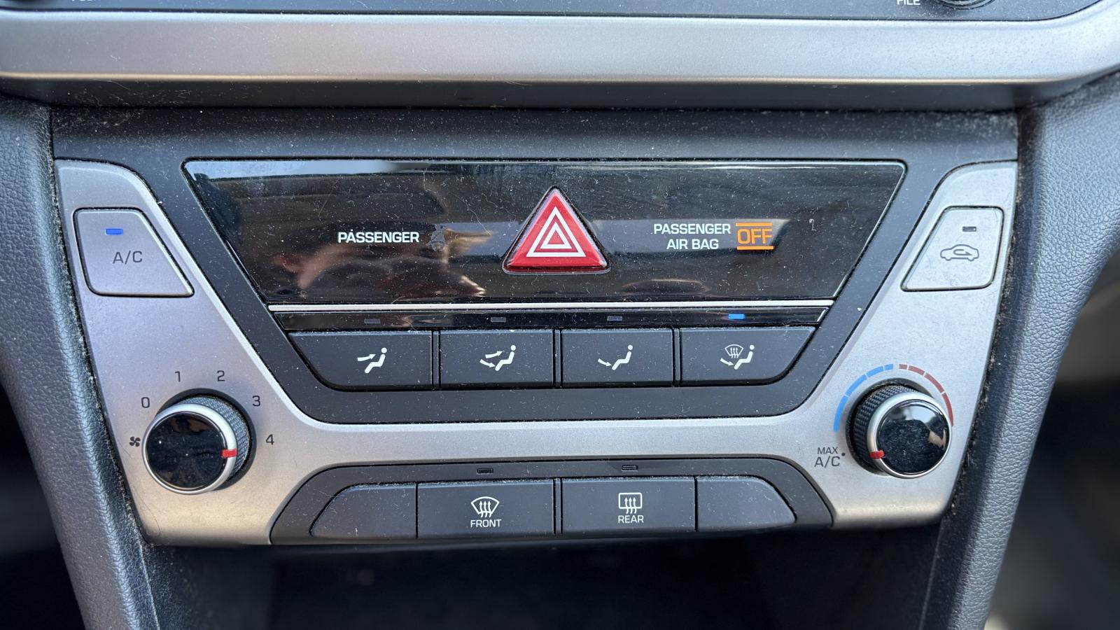 2018 Hyundai Elantra - Image 22