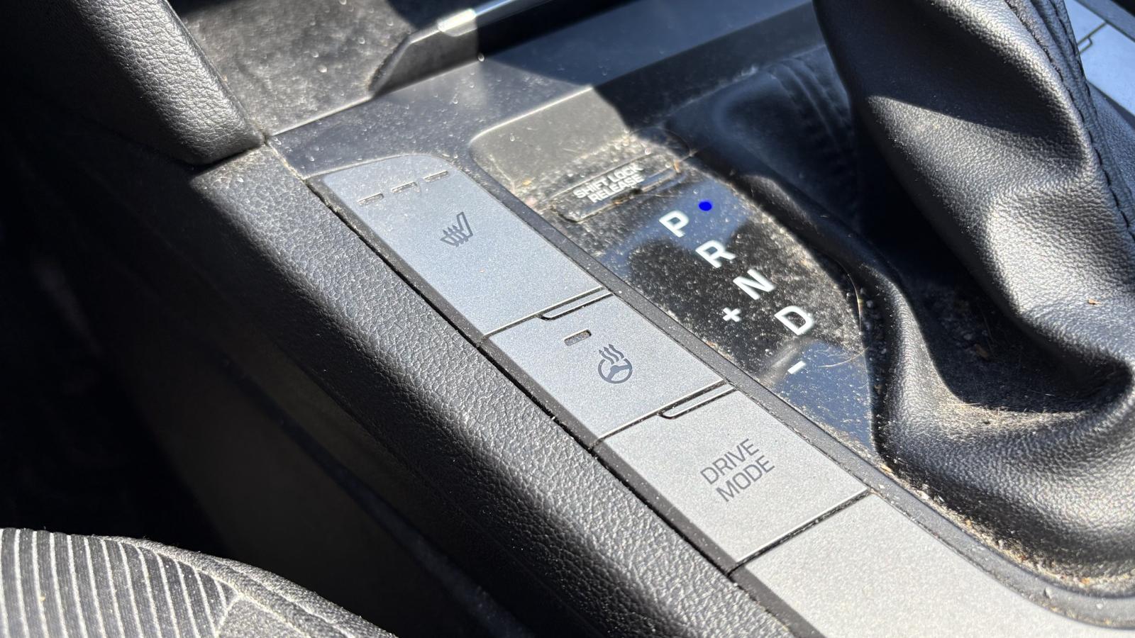 2018 Hyundai Elantra - Image 23