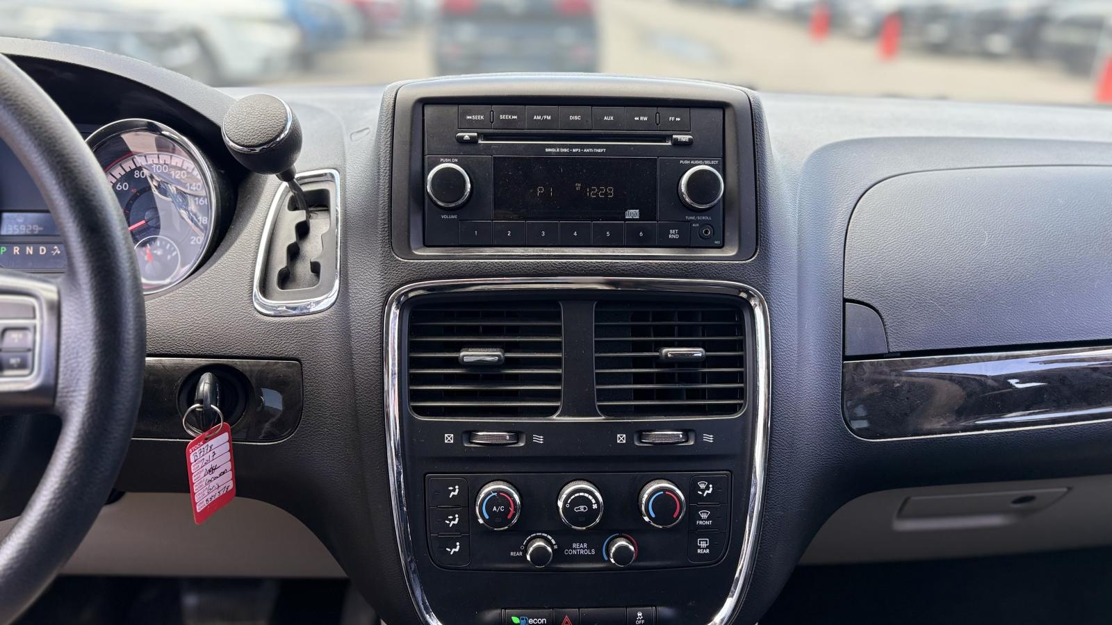 2017 Dodge Grand Caravan - Image 16
