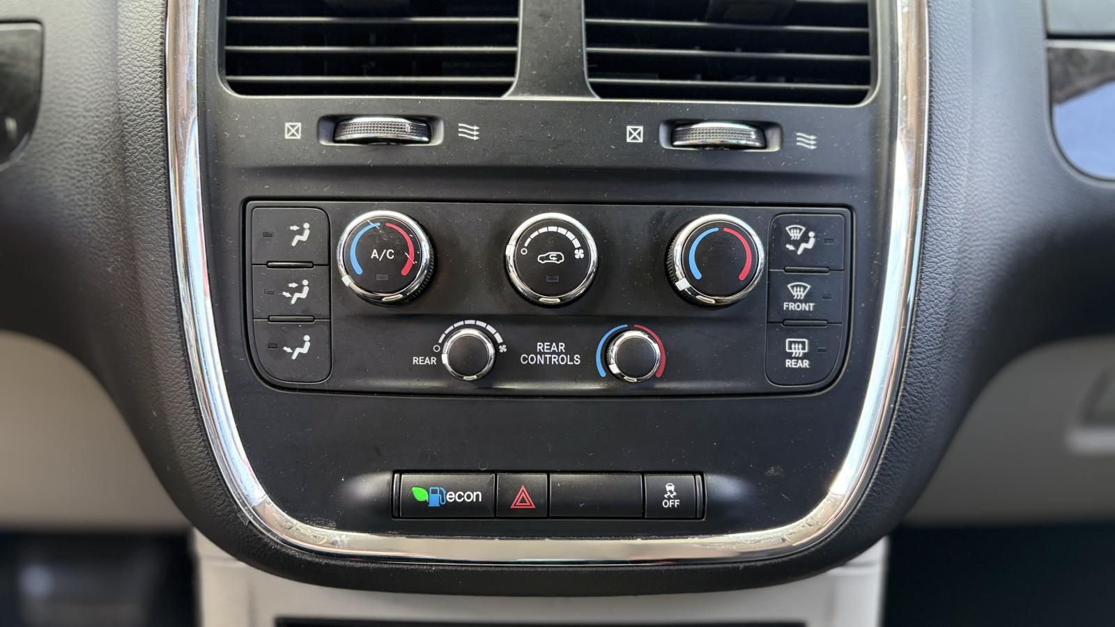 2017 Dodge Grand Caravan - Image 19