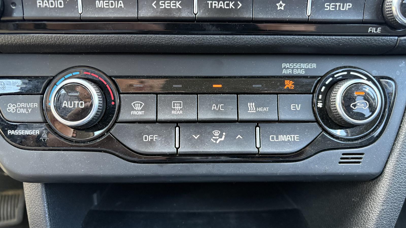 2021 Kia Niro - Image 21