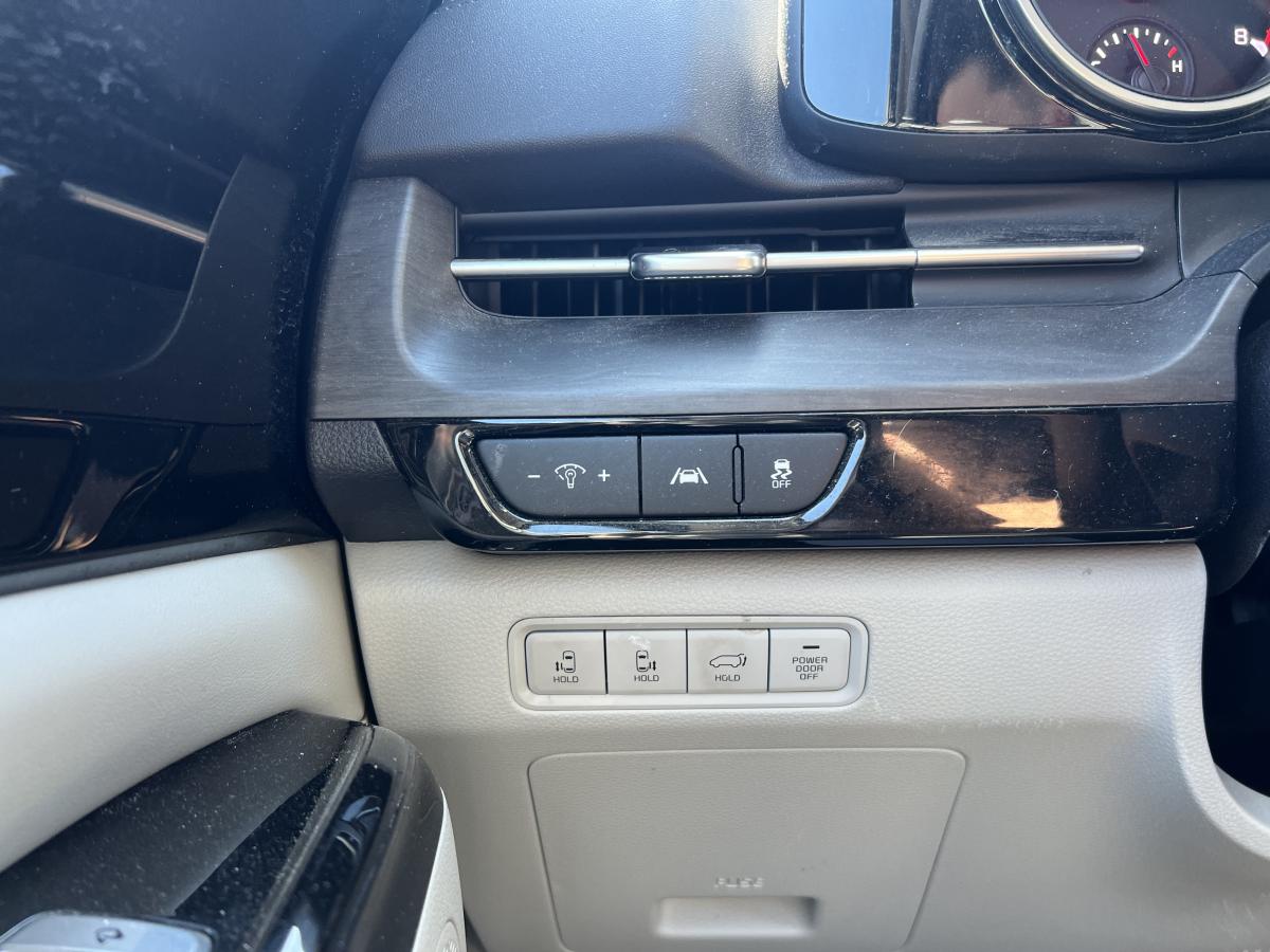 2023 Kia Carnival - Image 13
