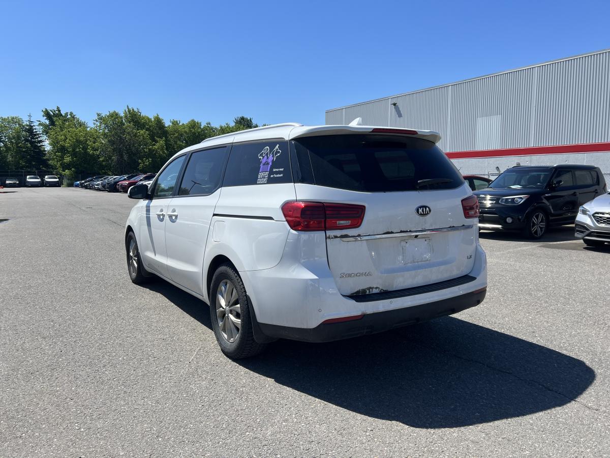 2020 Kia Sedona - Image 2