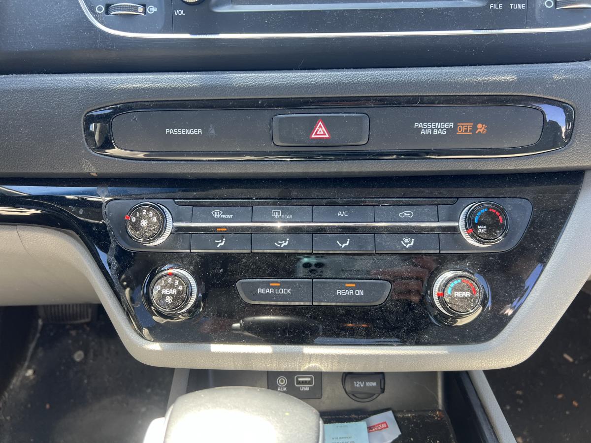 2020 Kia Sedona - Image 18