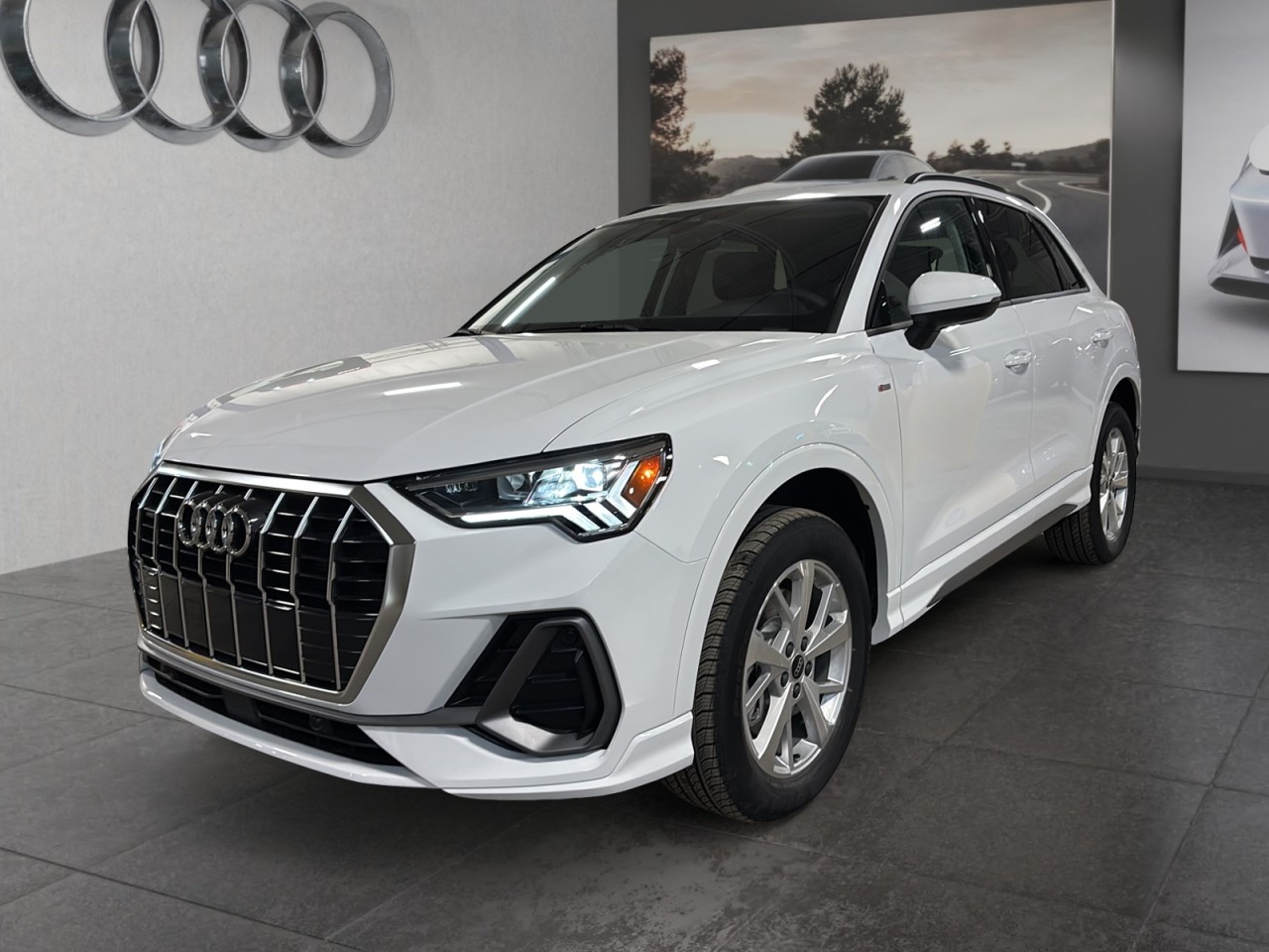 2025 Audi Q3 - Image 3