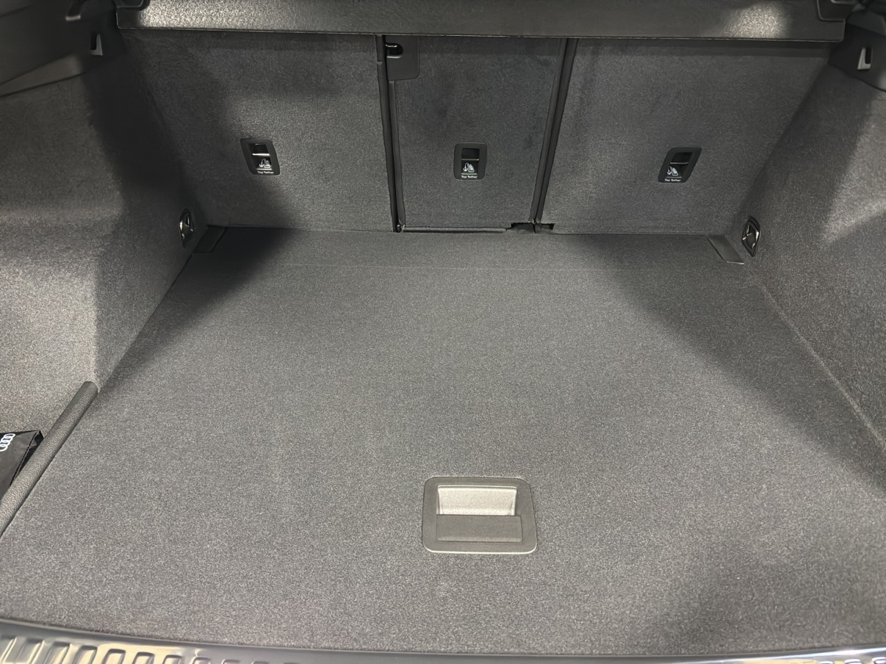 2025 Audi Q3 - Image 10