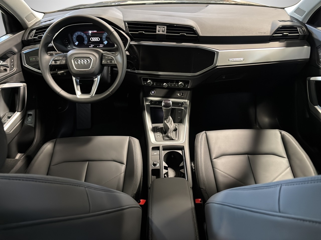 2025 Audi Q3 - Image 11