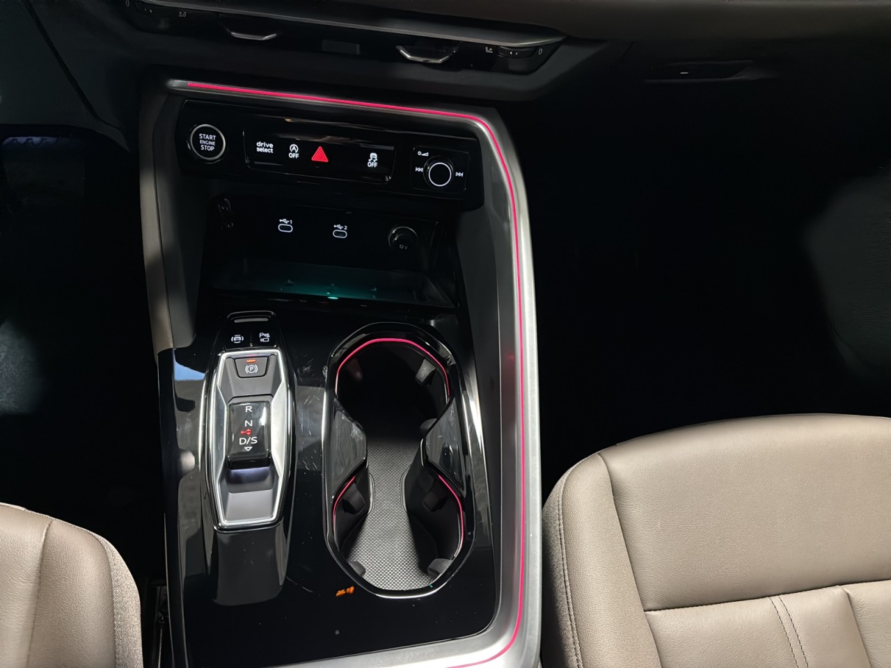 2025 Audi Q5 - Image 15
