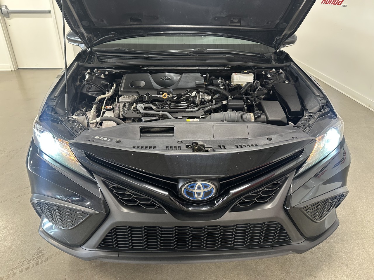 2023 Toyota Camry - Image 31