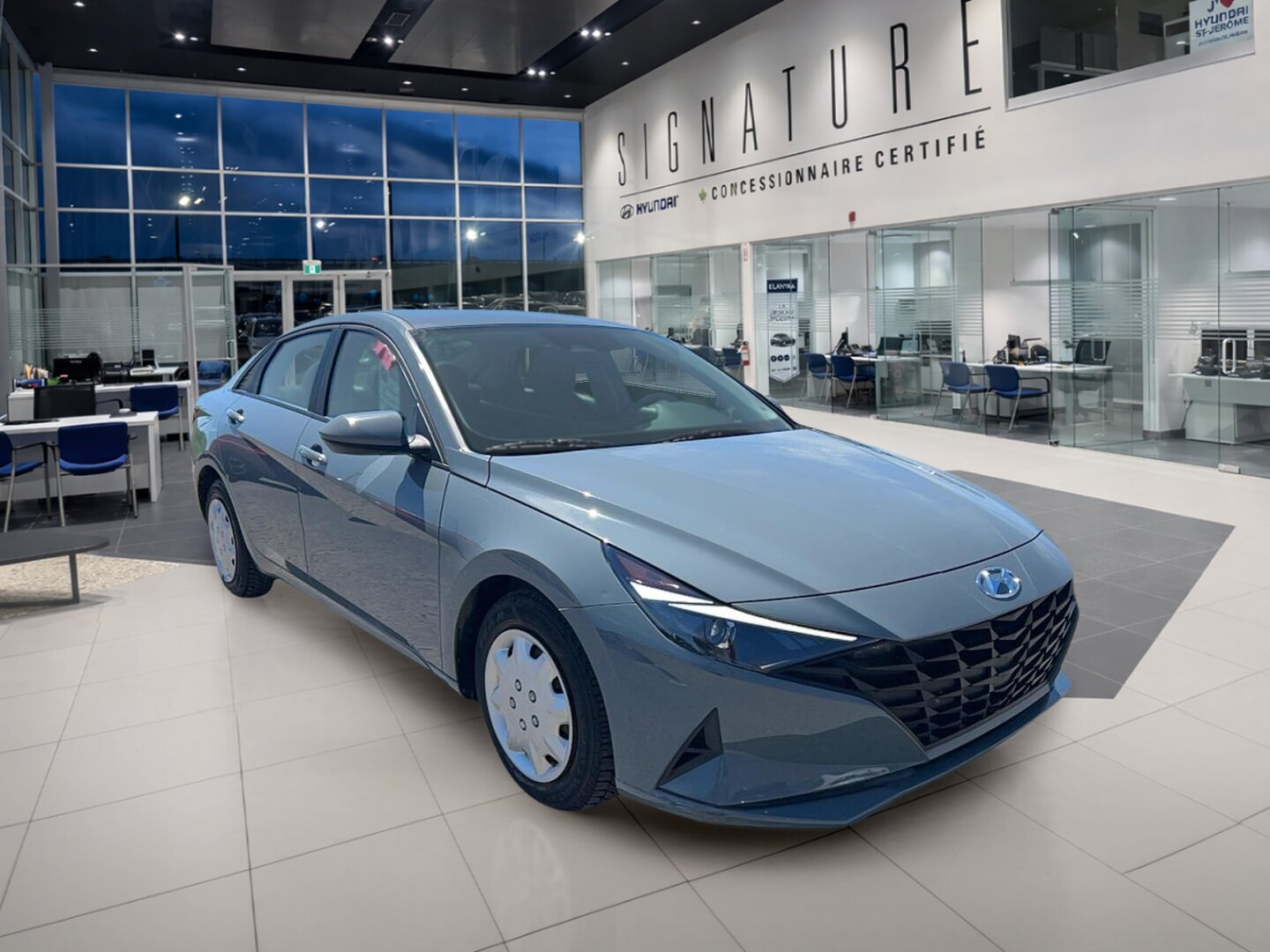 2023 Hyundai Elantra - Image 3