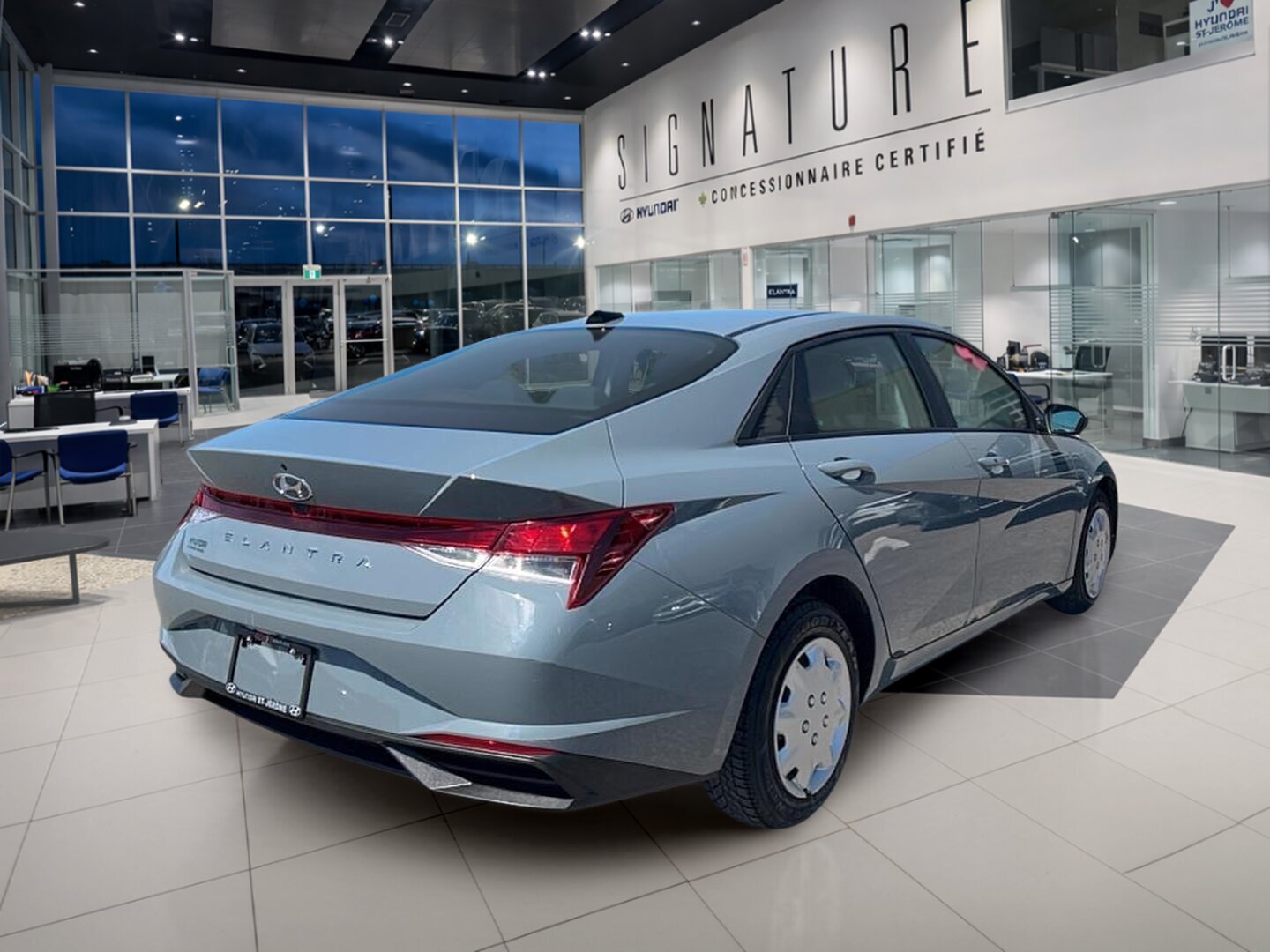 2023 Hyundai Elantra - Image 5