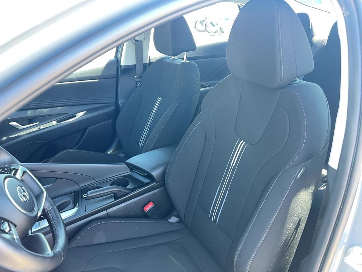 2023 Hyundai Elantra - Image 10