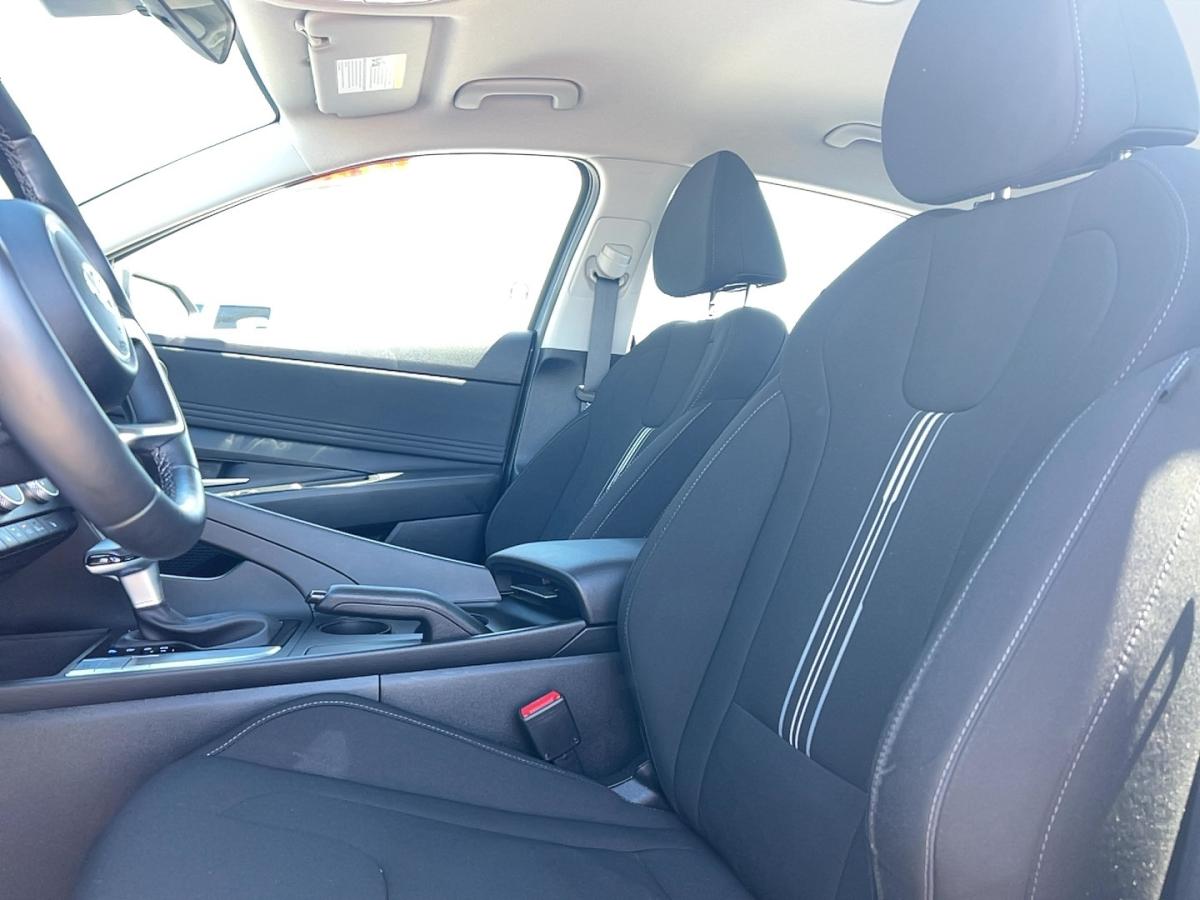 2023 Hyundai Elantra - Image 11