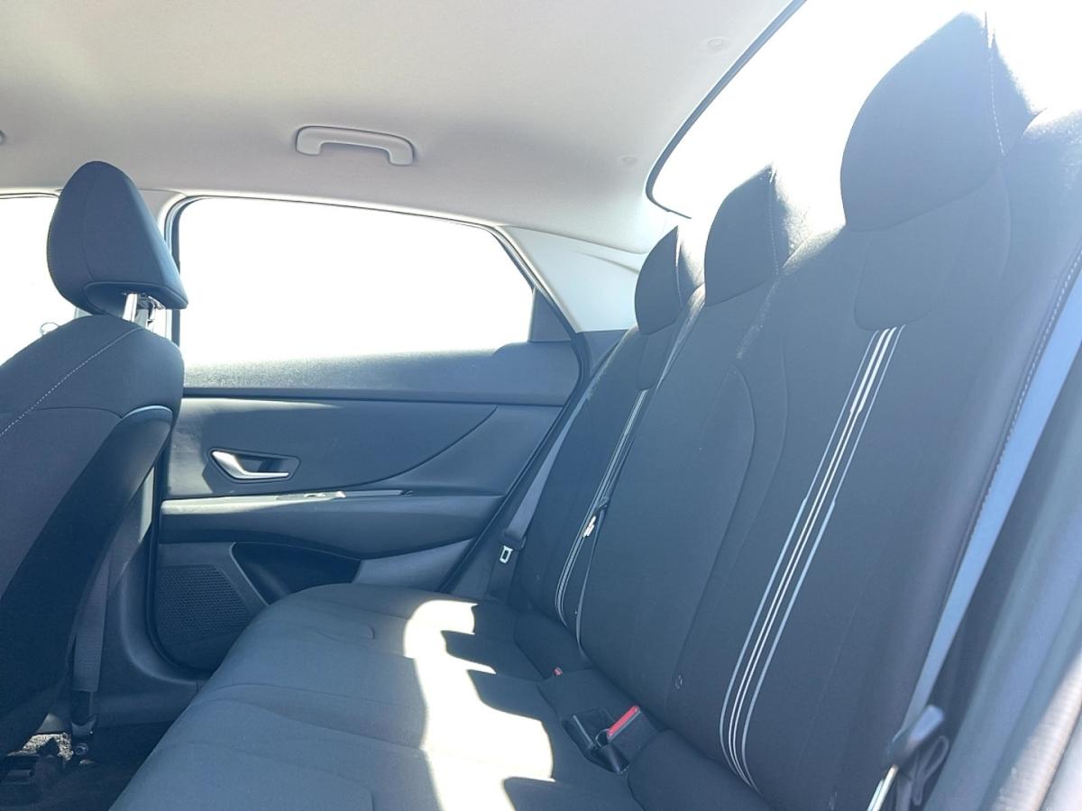 2023 Hyundai Elantra - Image 15