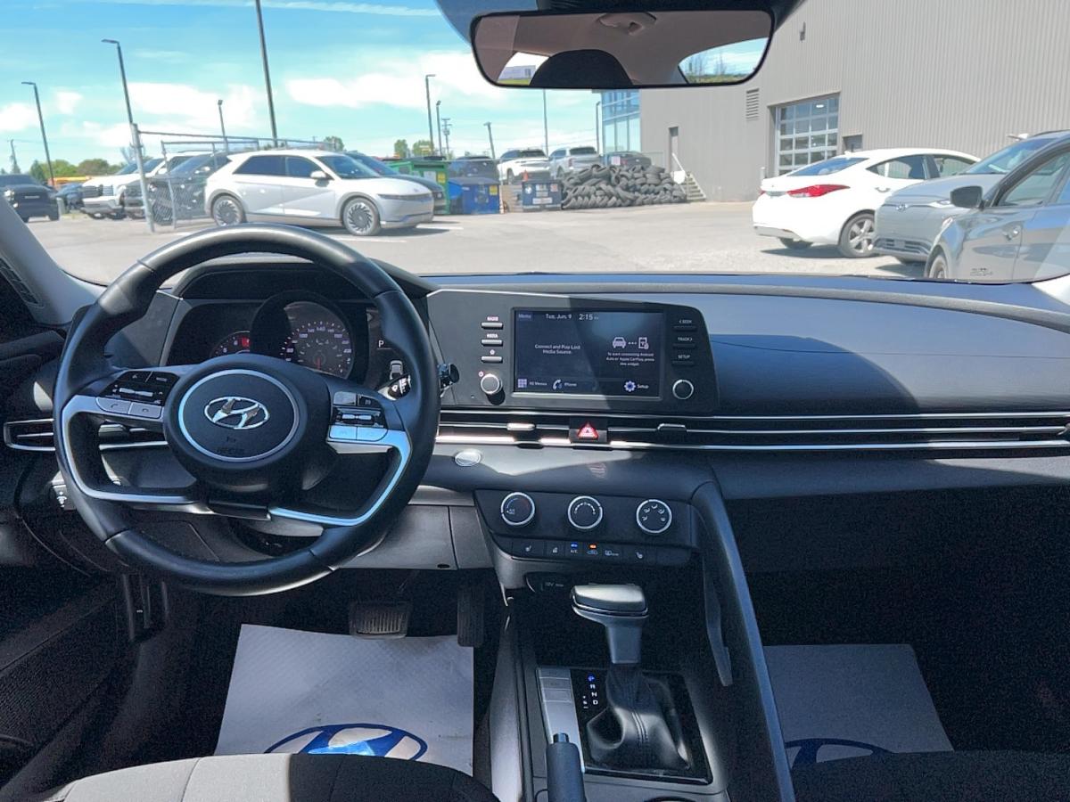 2023 Hyundai Elantra - Image 18