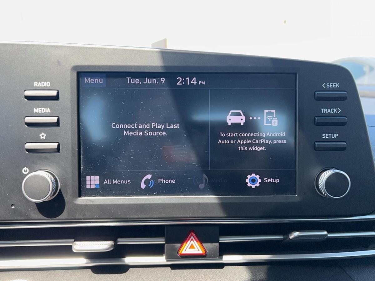 2023 Hyundai Elantra - Image 23