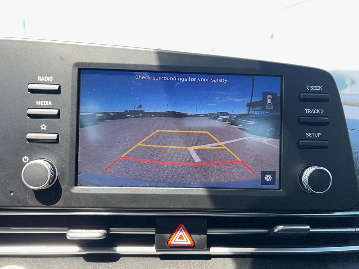 2023 Hyundai Elantra - Image 24