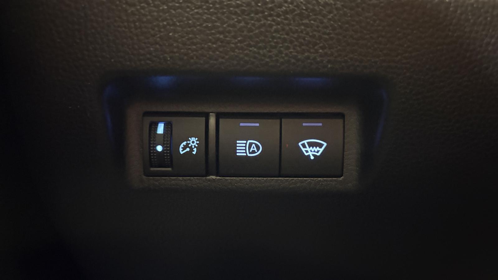 2022 Toyota RAV4 - Image 12