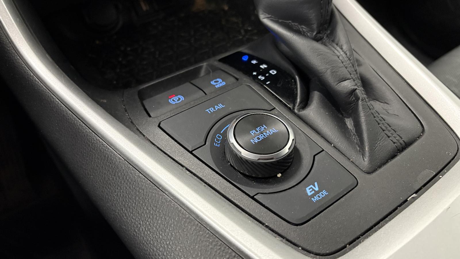 2022 Toyota RAV4 - Image 24