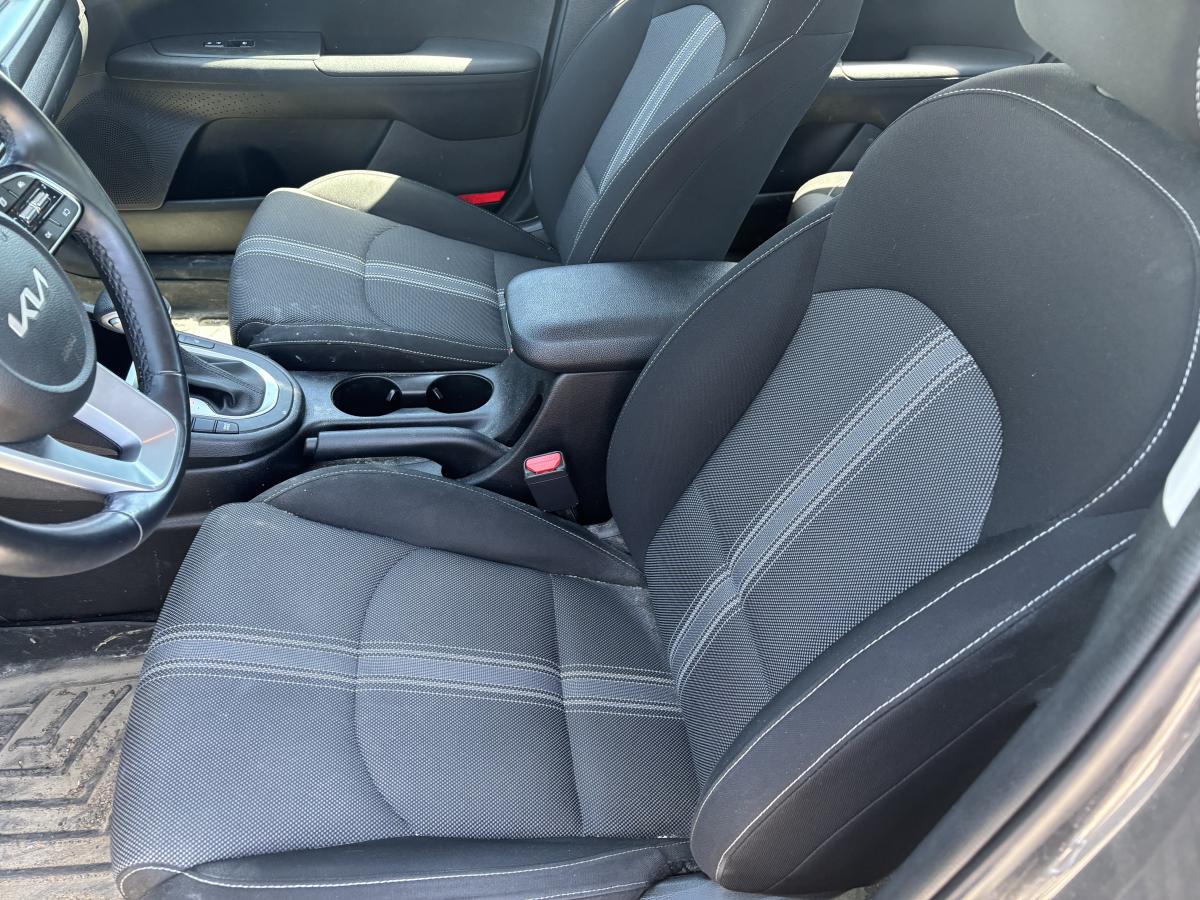 2023 Kia Forte - Image 13