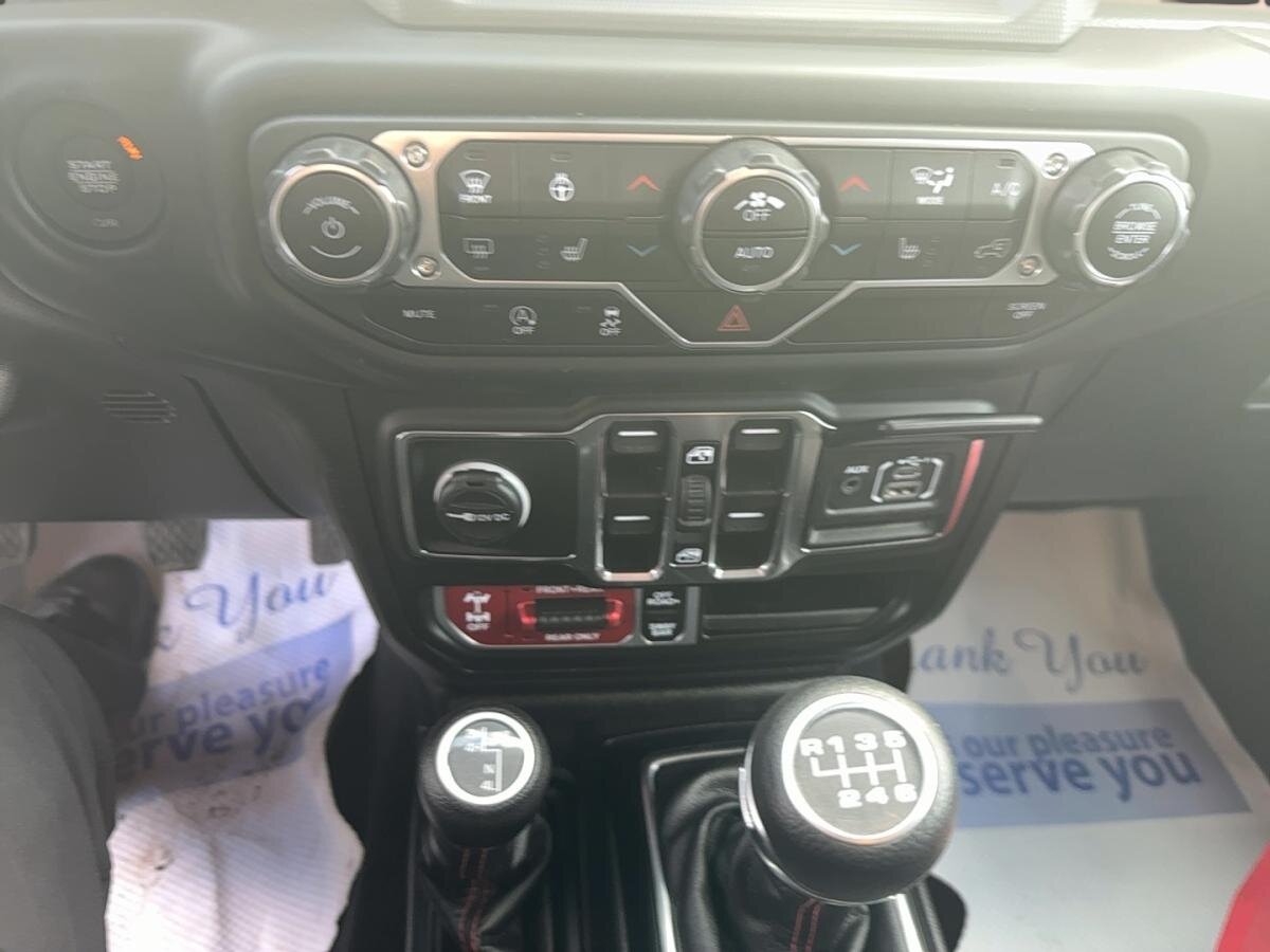 2023 Jeep Gladiator - Image 19